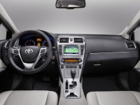 Toyota Avensis 2012 photo