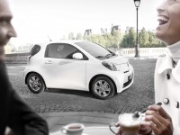 Toyota iQ photo