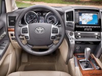 Toyota Land Cruiser 200 2013 photo