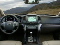 Toyota Land Cruiser 200 2011 photo