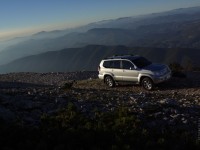 Toyota Land Cruiser Prado 120 photo