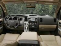 Toyota Sequoia photo