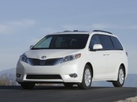 Toyota Sienna photo