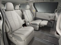 Toyota Sienna photo