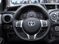 Toyota Yaris 2012 photo